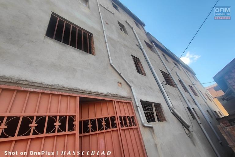 A vendre immeuble R+3 à finir sur Talatamaty