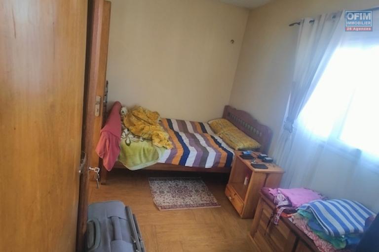 a vendre immeuble R+3 à finir sur Talatamaty contact:034 02 443 01