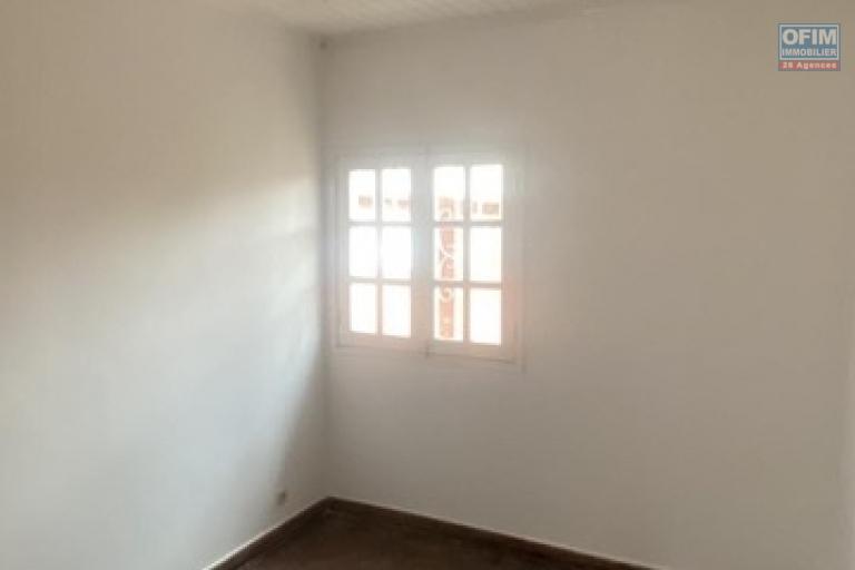 Un appartement T3 au RDC à Mandrosoa Ivato