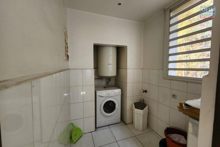EN LOCATION - un appartement duplex de type T5 situé à Faravohitra. Contact Mr Jacky 0340244304