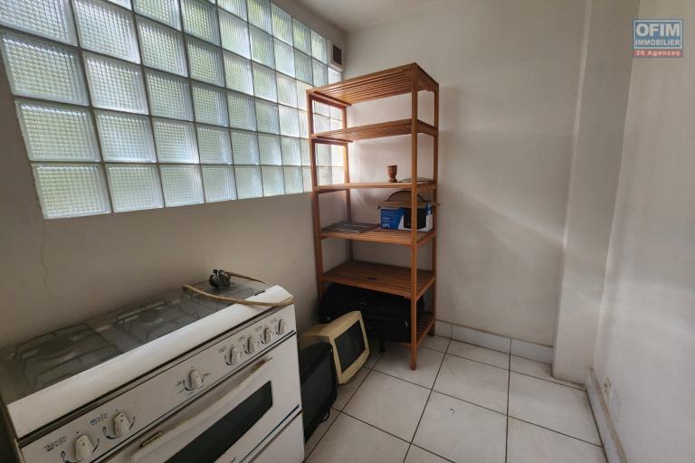 EN LOCATION - un appartement duplex de type T5 situ&eacute; &agrave; Faravohitra. Contact Mr Jacky