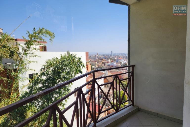 EN LOCATION - un appartement duplex de type T5 situ&eacute; &agrave; Faravohitra. Contact Mr Jacky