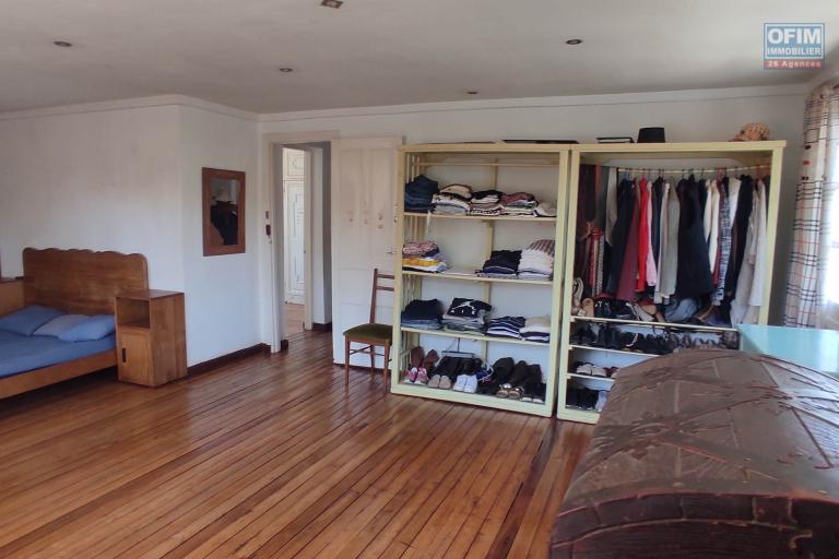 A LOUER Maison F5 à andoharanofotsy non meublée tel