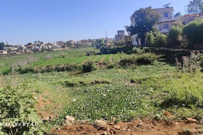 A vendre terrain de 1000 M2 &agrave; Andranomena contact  MR Jacky
