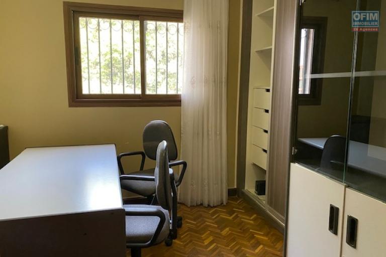 Une villa F5 meubl&eacute;e &agrave; &eacute;tage &agrave; Androhibe ( CONTACT LALAINA )