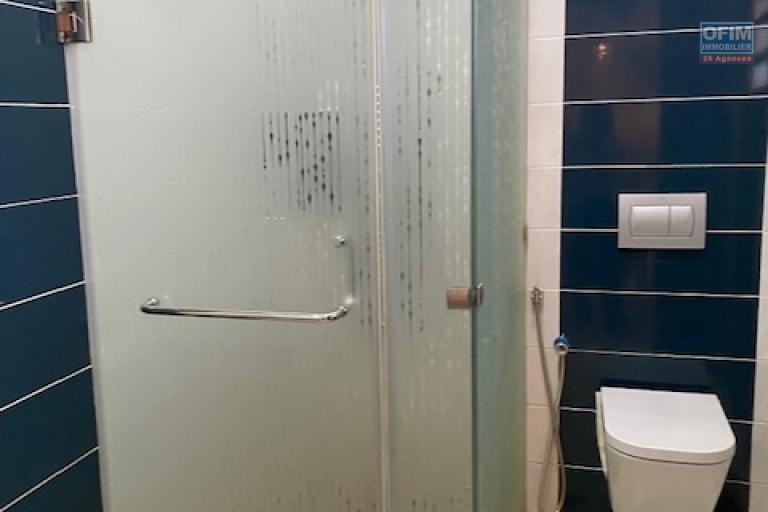 Une villa F6 meublée à étage à Androhibe ( CONTACT LALAINA 034 08 583 76 )