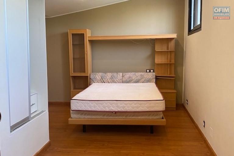 Une villa F6 meublée à étage à Androhibe ( CONTACT LALAINA 034 08 583 76 )