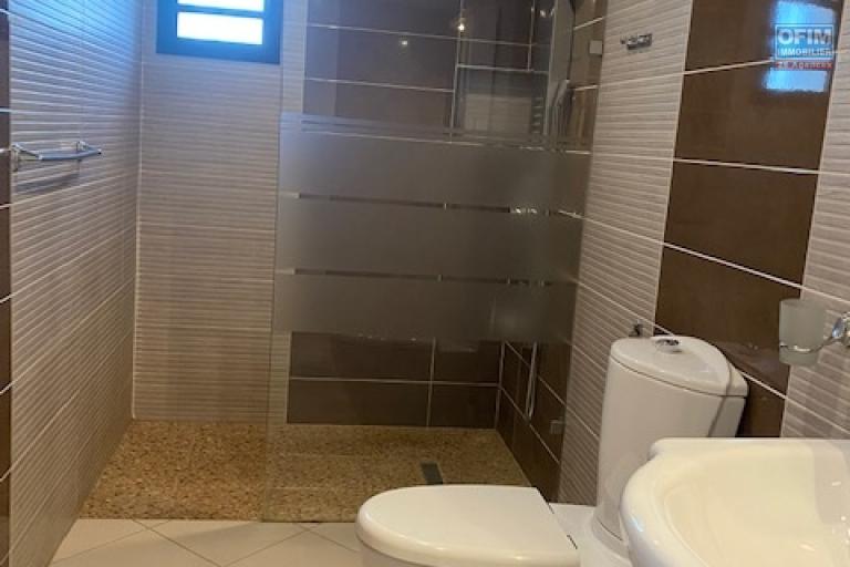 Une villa F5 meublée à étage à Androhibe ( CONTACT LALAINA 034 08 583 76 )