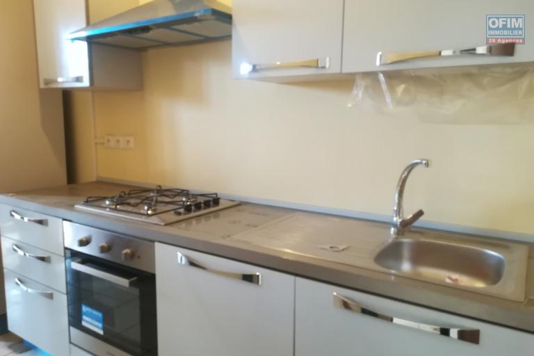 Un appartement T2 &agrave; deux pas du Lyc&eacute;e Fran&ccedil;ais &agrave; Ambatobe ( CONTACT LALAINA )