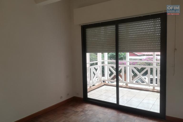 Un appartement T2 à deux pas du Lycée Français à Ambatobe ( CONTACT LALAINA 034 08 583 76 )