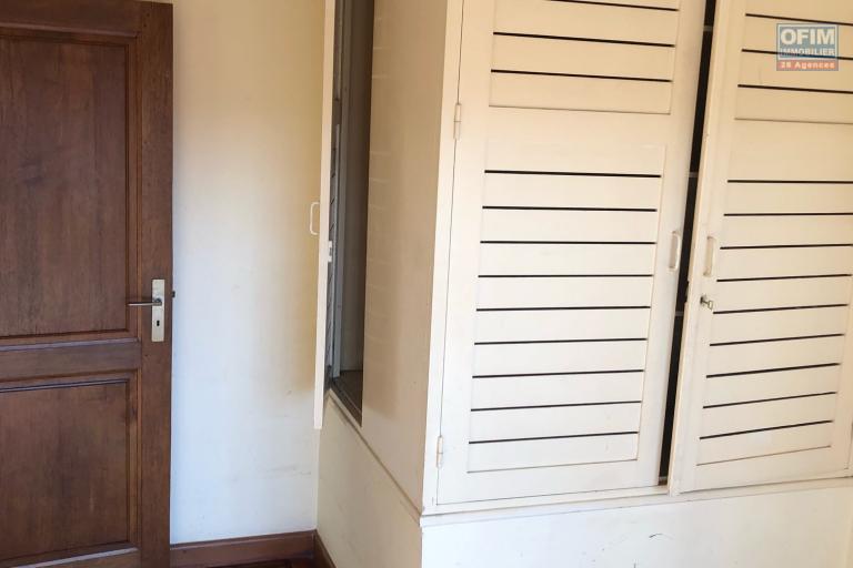 Un appartement T2 à deux pas du Lycée Français à Ambatobe ( CONTACT LALAINA 034 08 583 76 )