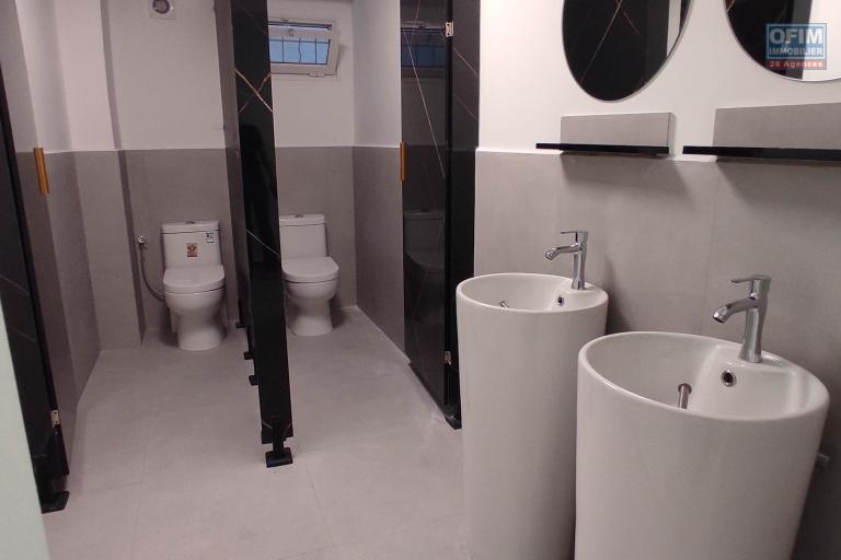 À Louer – Bureau de 400 m² à Andraharo, emplacement stratégique  dans un site sécurisé à andraharo ambodivonikely tel 034 02 218 69