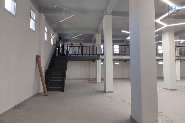 À Louer – Bureau de 400 m² à Andraharo, emplacement stratégique  dans un site sécurisé à andraharo ambodivonikely tel 034 02 218 69