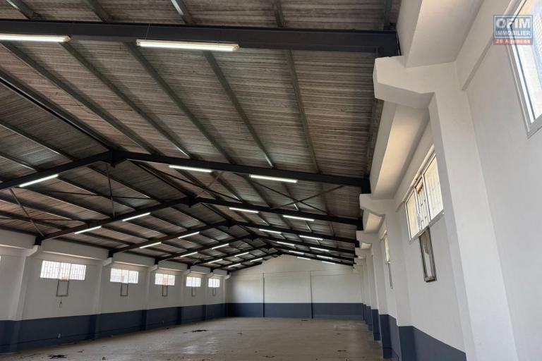 A LOUER un dépôt de 1150m2 à Ankadimbahoaka Tel Francia 034 02 218 69