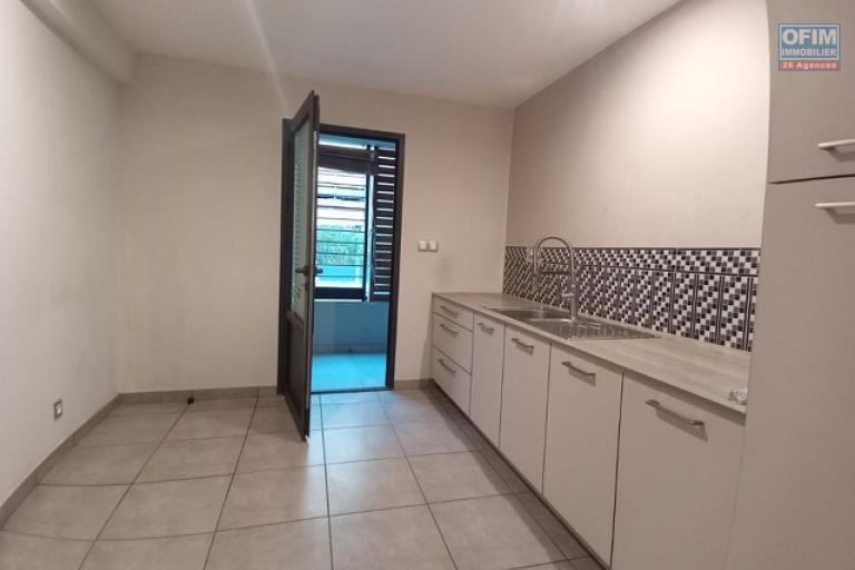 Un appartement T3 sécurisé à Analamahitsy ( CONTACT LALAINA 034 08 583 76 )