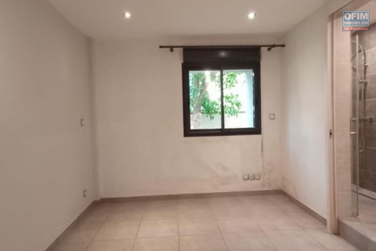 Un appartement T3 sécurisé à Analamahitsy ( CONTACT LALAINA 034 08 583 76 )