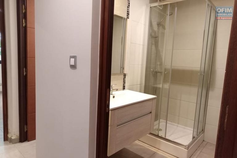 Un appartement T3 sécurisé à Analamahitsy ( CONTACT LALAINA 034 08 583 76 )