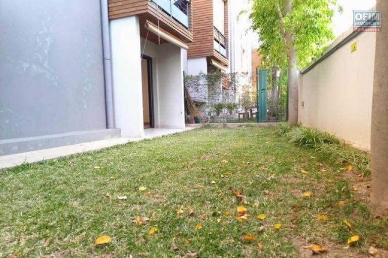 Un appartement T3 sécurisé à Analamahitsy ( CONTACT LALAINA 034 08 583 76 )