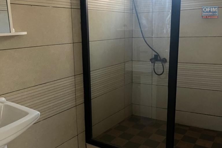 Un appartement T4 à Behoririka ( CONTACT LALAINA 034 08 583 76)