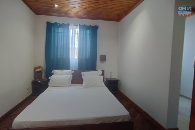A louer, villa basse F5 dans une résidence à Ambohibao Manerinerina