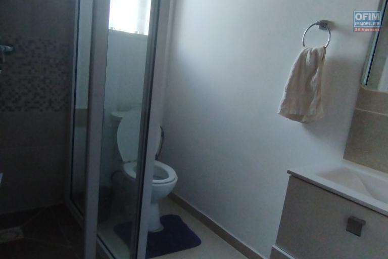 A louer, villa basse F5 dans une résidence à Ambohibao Manerinerina