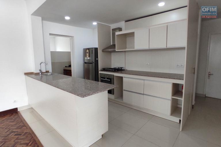 A LOUER Villa F5 dans un quartier résidentiel proche des écoles à Androhibe 034 02 218 69