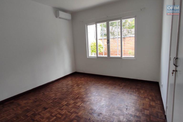 A LOUER Villa F5 dans un quartier résidentiel proche des écoles à Androhibe 034 02 218 69