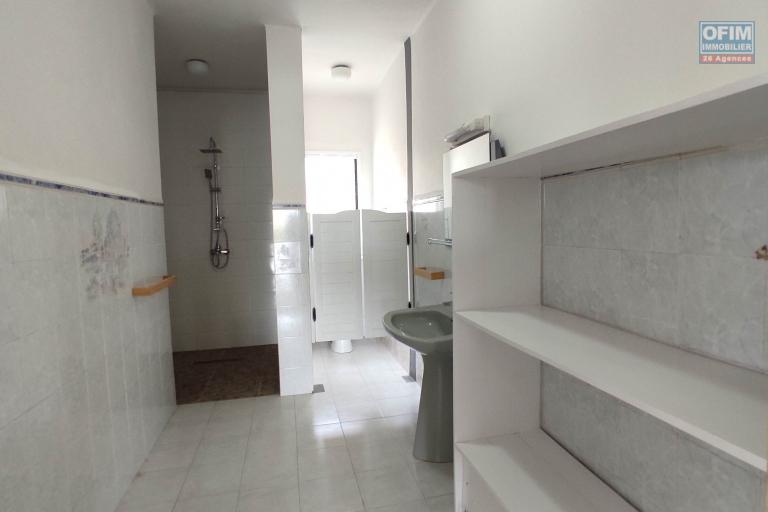 A LOUER Villa F5 dans un quartier résidentiel proche des écoles à Androhibe 034 02 218 69