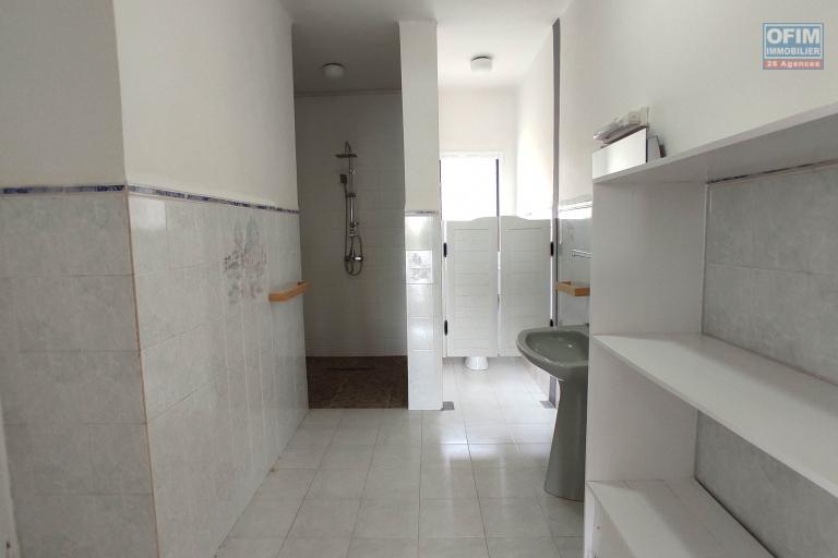 A LOUER Villa F5 dans un quartier résidentiel proche des écoles à Androhibe 034 02 218 69