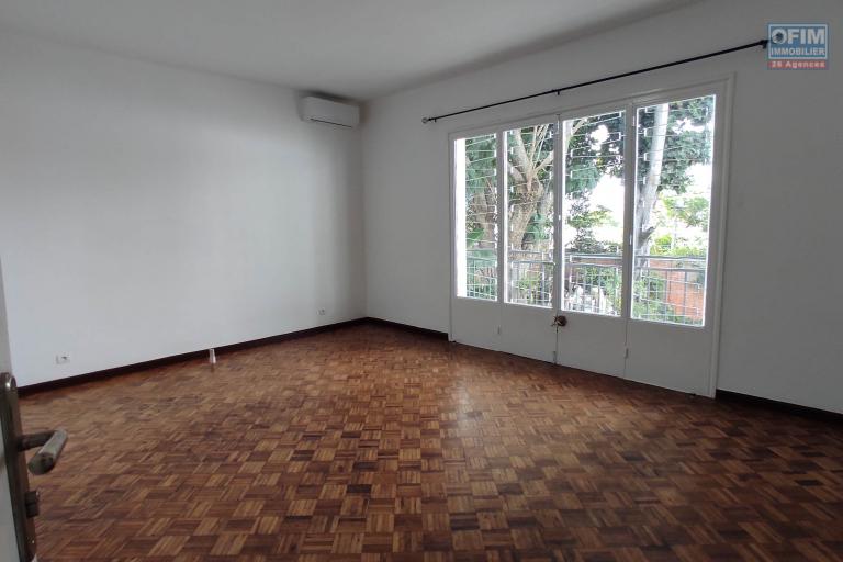 A LOUER Villa F5 dans un quartier résidentiel proche des écoles à Androhibe 034 02 218 69