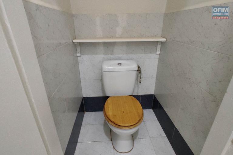 A LOUER Villa F5 dans un quartier résidentiel proche des écoles à Androhibe 034 02 218 69