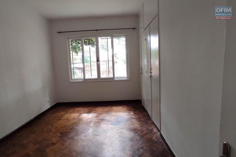 A LOUER Villa F5 dans un quartier résidentiel proche des écoles à Androhibe 034 02 218 69