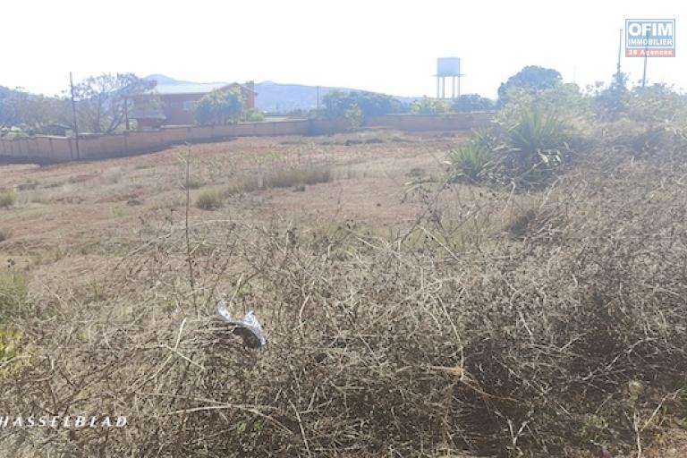 A vendre terrain 12440 M2 à Andakana ambohidratrimo à proximité immédiate de la route nationale N°4 (RN4)