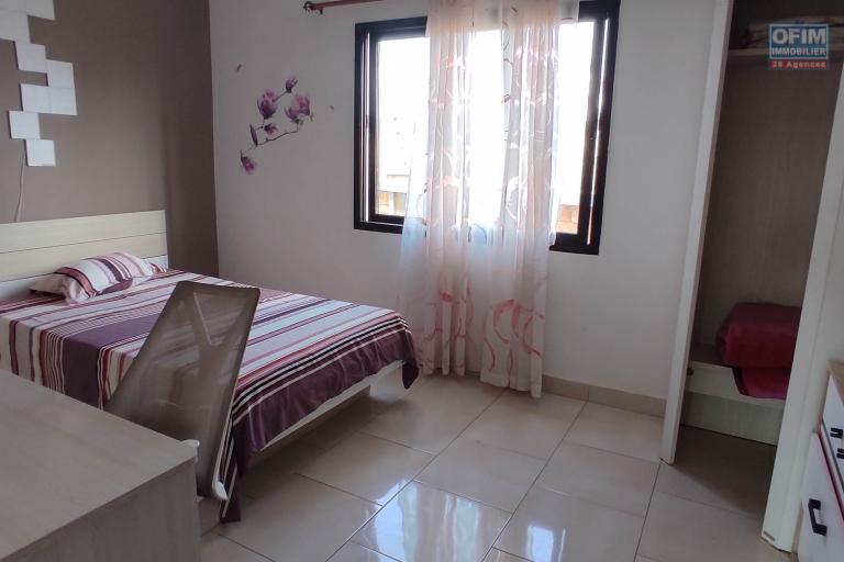 A LOUER Une maison F6 meublée et équipée avec piscine  et belle vue à Amoronakona By pass:  034 02 218 69