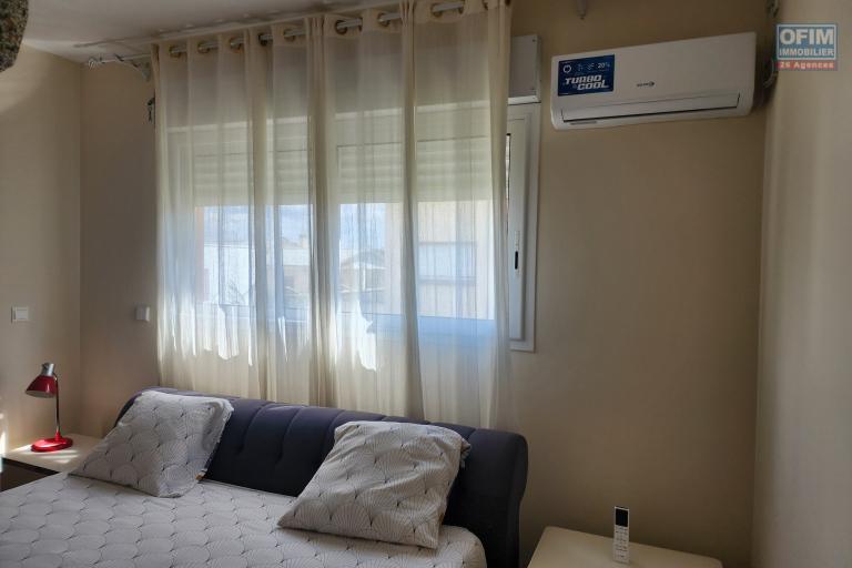 En location villa meubl&eacute;e de standing type F6 avec piscine &agrave; 5 minutes de l'a&eacute;roport Ivato. Contact rapide Mr Jacky 034 02 443 04. NON DISPONIBLE