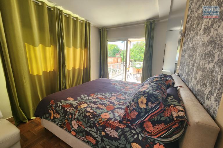 En location villa meubl&eacute;e de standing type F6 avec piscine &agrave; 5 minutes de l'a&eacute;roport Ivato. Contact rapide Mr Jacky 034 02 443 04. NON DISPONIBLE