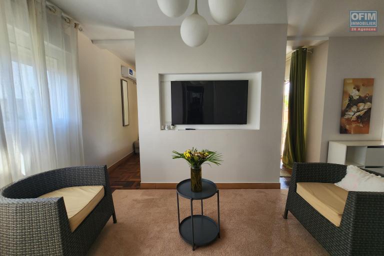 En location villa meubl&eacute;e de standing type F6 avec piscine &agrave; 5 minutes de l'a&eacute;roport Ivato. Contact rapide Mr Jacky 034 02 443 04. NON DISPONIBLE