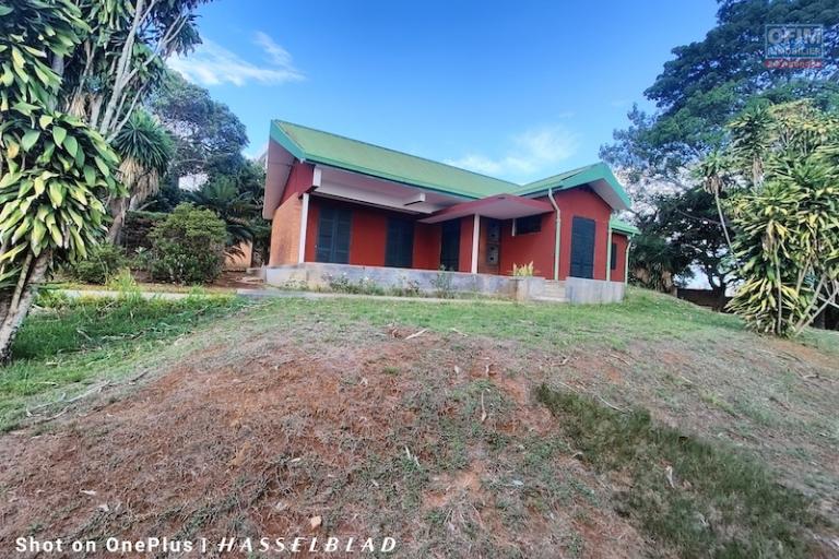 À LOUER – Maison Plain-Pied F5 avec Grand Terrain Arboré talatamaty contact/ 0340244301