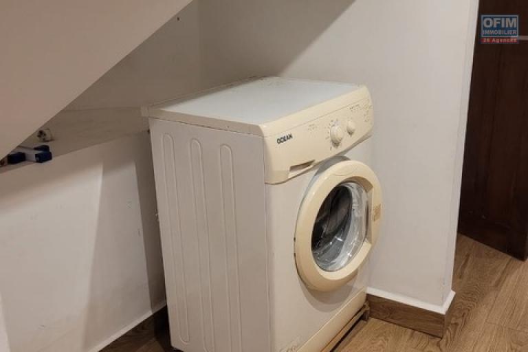 Un appartement T2 meublé en duplex à Isoaraka ( CONTACT LALAINA 034 08 583 76 )