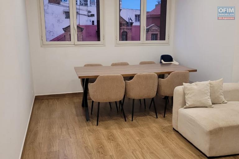 Un appartement T2 meublé en duplex à Isoaraka ( CONTACT LALAINA 034 08 583 76 )
