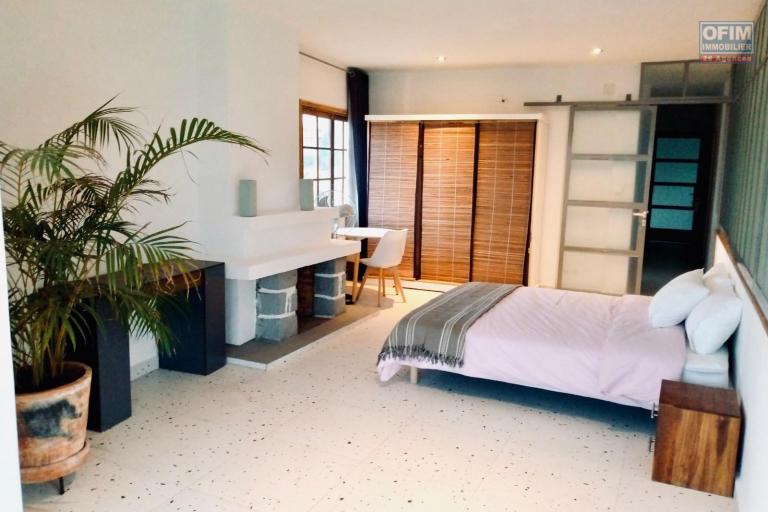 A louer, villa meublée F4 en plein centre ville sur Ambohijatovo Ambony ( contact 03416544755 Felana)