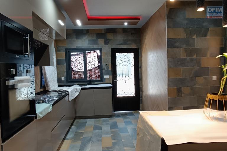 A LOUER un triplex T4  neuf dans un grand Domaine &agrave; Ankadikely ilafy, contact Francia :