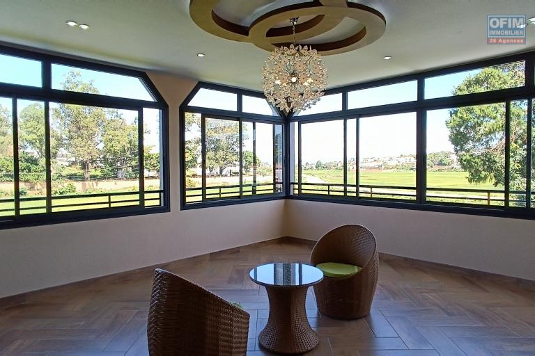 A LOUER un triplex T4  neuf dans un grand Domaine à Ankadikely ilafy, contact Francia : 034 02 218 69