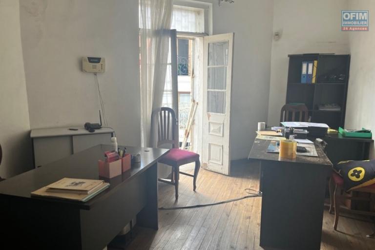 Un local commercial en bord de route à Isoraka ( CONTACT LALAINA )