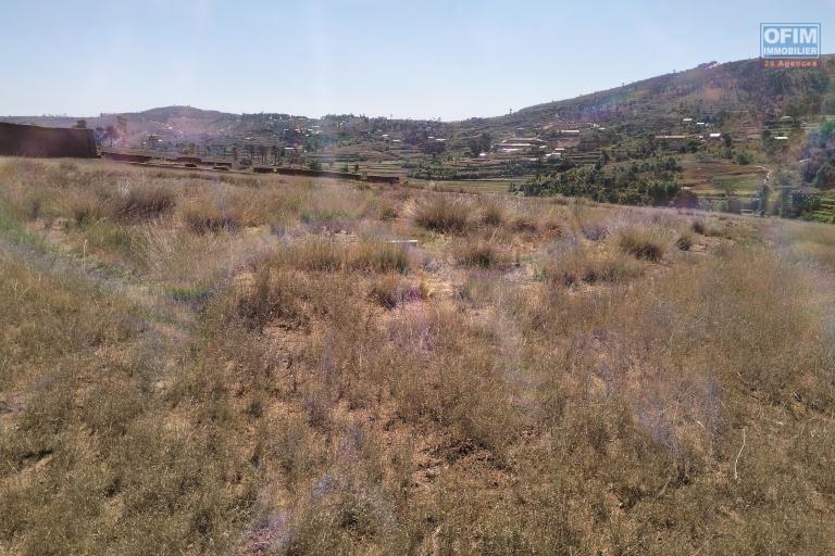 A vendre un terrain de 9000 m2 sur la RN2