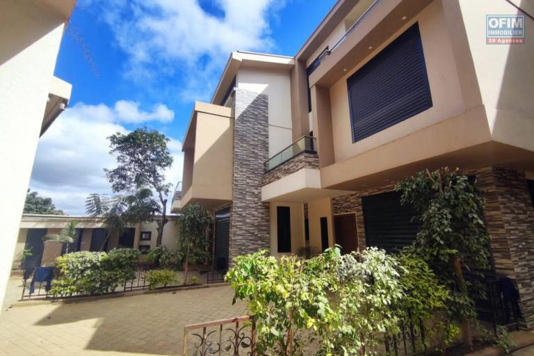 A LOUER Villa F6 neuve &agrave; Mahatony