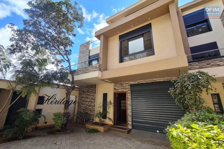 A LOUER Villa F6 neuve &agrave; Mahatony