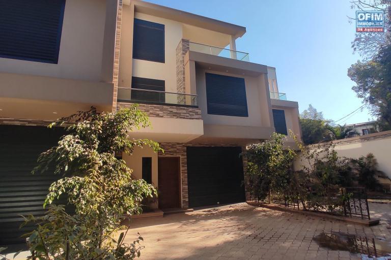 A LOUER Villa F6 neuve à Mahatony 034 02 218 69