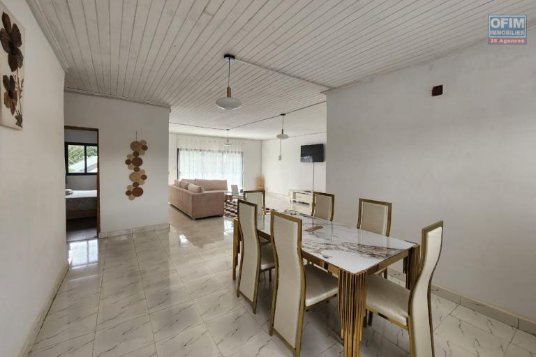 Location saisonnière et longue durée - appartement T4 neuf meublé à Soavinarivo Ivato à 5 mn de l’aéroport. Contact Mr Jacky 0340244304