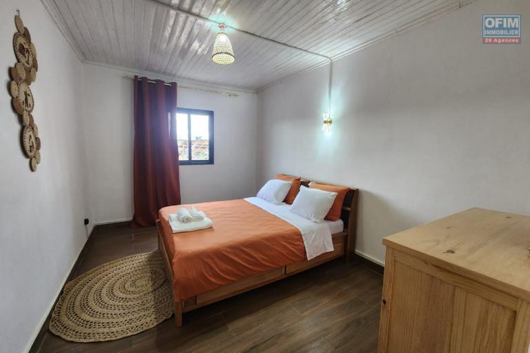 Location saisonni&egrave;re et longue dur&eacute;e - appartement T4 neuf meubl&eacute; &agrave; Soavinarivo Ivato &agrave; 5 mn de l&rsquo;a&eacute;roport. Contact Mr Jacky